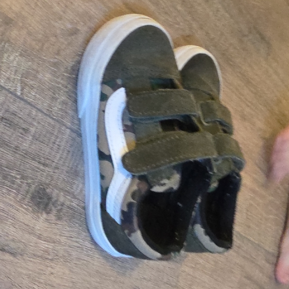 Vans Toddler Camouflage Velcro Sneakers Size 7